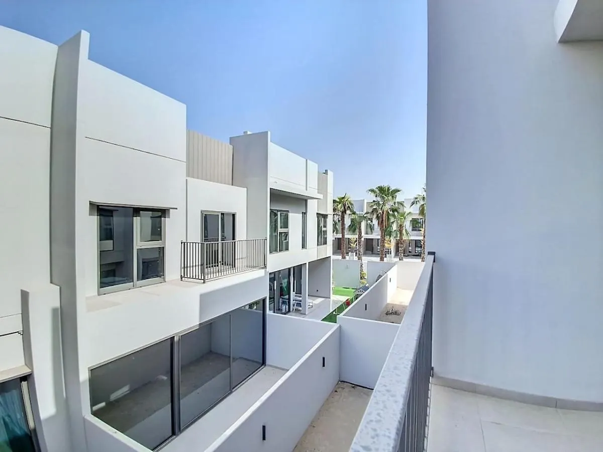 Mag Eye - Spacious Two Bedroom Townhouse Dubai United Arab Emirates